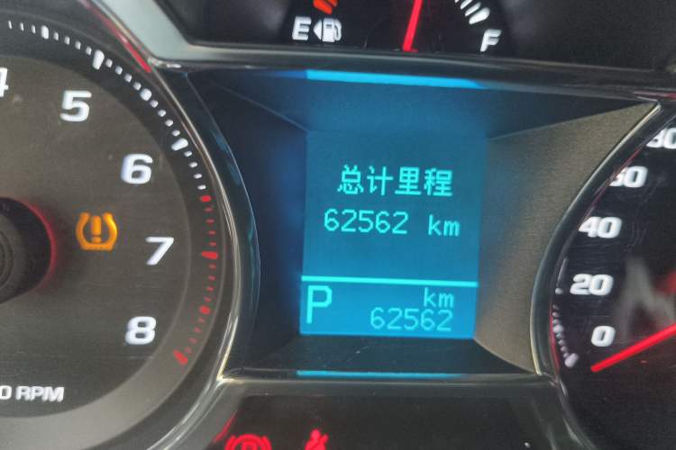 Used Chevrolet Captiva 2015 2.4L 4x4 Flagship Edition 7-Seater