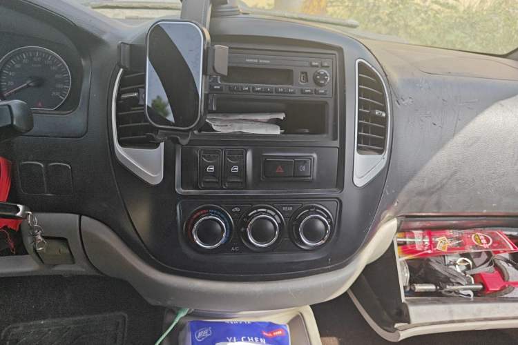 Used FORTHING Lingzhi 2016 V3 1.5L 5-Seater Special Offer Model
