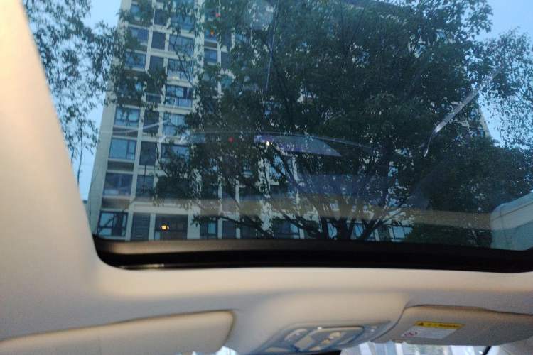 Used Roewe RX5 eMAX 2022 1.5T PHEV Fearless Prestige Edition Headliner