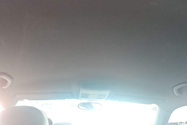 Used Volkswagen Beetle 2015 180TSI model
