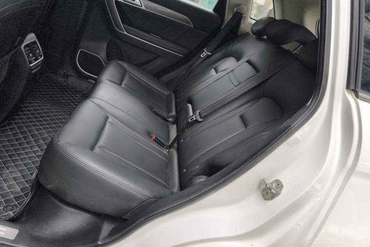 Used Haval H6 Coupe 2016 Blue Label 1.5T Automatic Two-Wheel Drive Urban Model Left Rear Seat