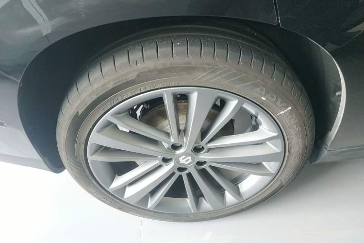 Used Leapmotor C16 2024 Range-Extended 200 Smart Enjoyment Edition Right Rear Wheel Hub