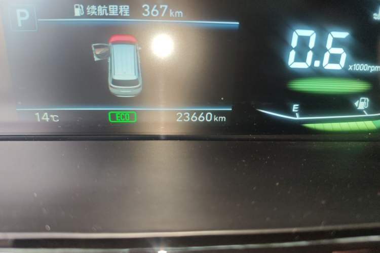 Used Hyundai Custo 2024 270TGDi LUX Prestige Edition Odometer Close Up