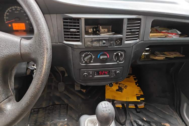 Used Wuling Zhiguang 2015 1.2L Practical LS-I Model

