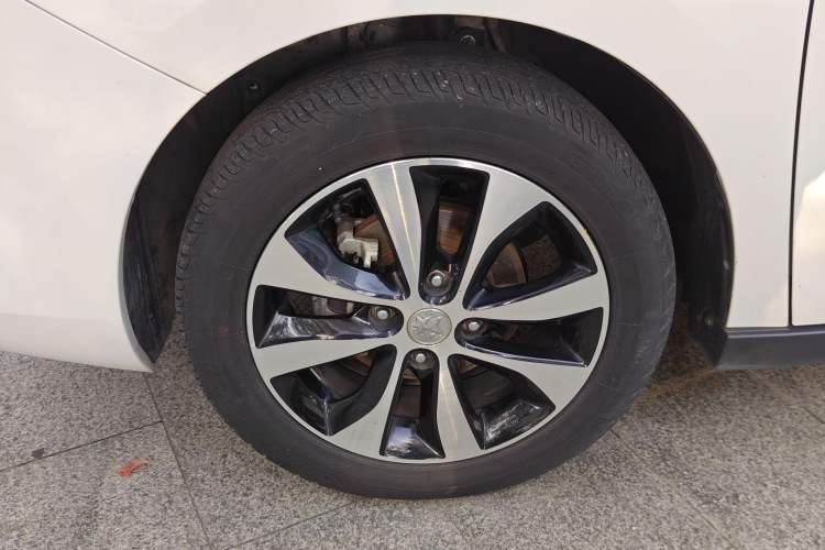 Used Venucia M50V 2017 1.6L XL CVT Luxury Edition
