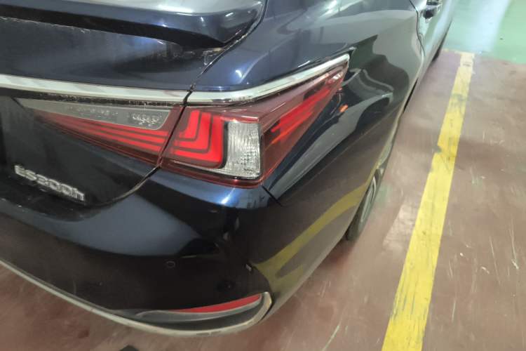 Used Lexus ES 2020 300h Premier Edition