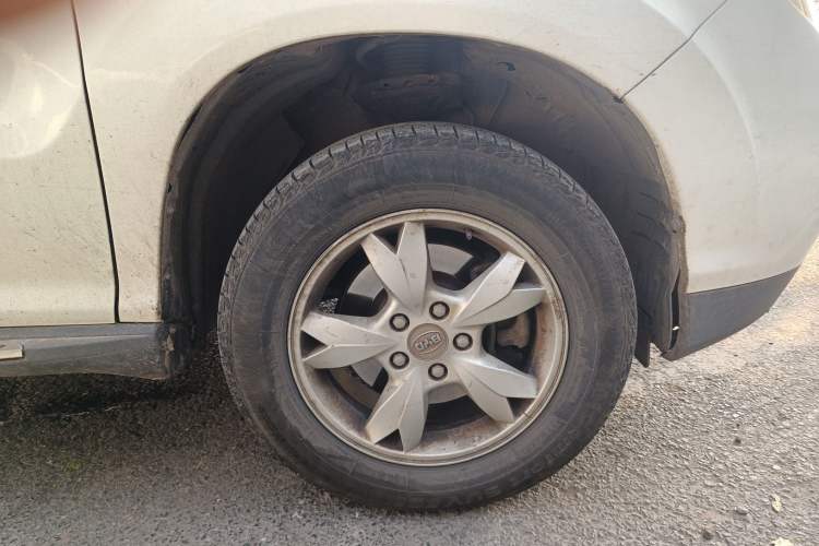 Used BYD S6 2014 2.0L Manual Luxury 5-Seater