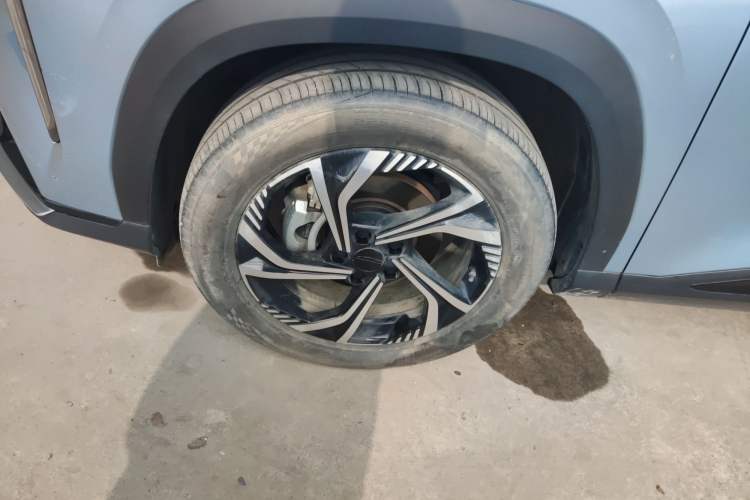 Used Geely Auto Emgrand X7 Sport 2024 1.5TD Dragon Edition Left Front Wheel Hub