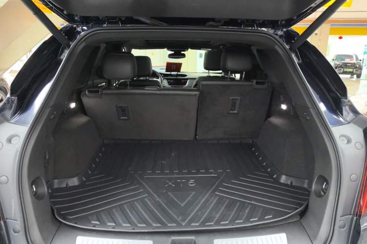 Used Cadillac XT5 2022 2.0T Two-Wheel Drive Luxury Version
