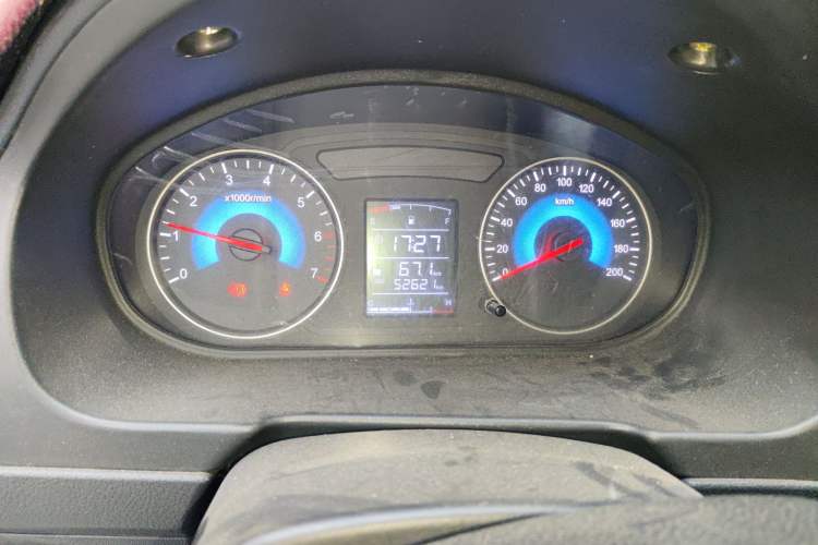Used Dongfeng Fengon 330 2016 1.5L Manual Enjoyment Model DK15 Instrument Cluster