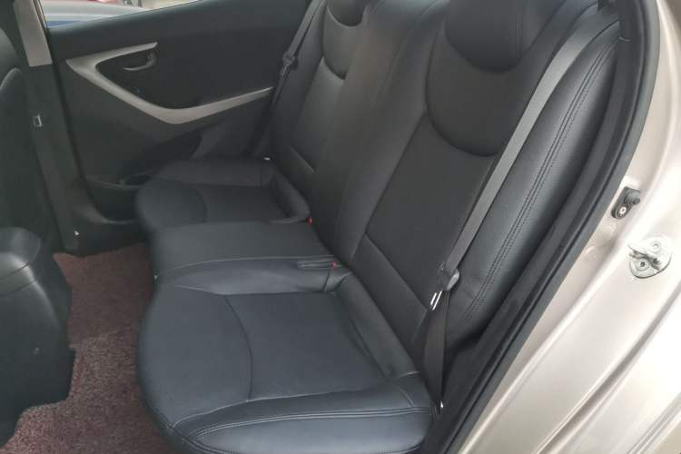 Used Hyundai Elantra (5th Generation / Langdong) 2012 1.6L Automatic Fashion Edition