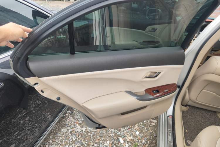 Used Toyota Crown 2012 2.5L Royal Leather Edition