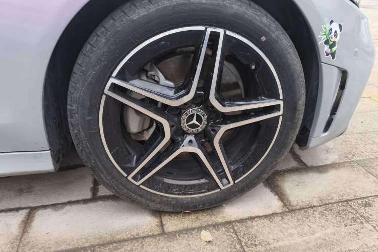 Used Mercedes-Benz C-Class 2021 C 260 L Sport Edition Star Collection Right Front Wheel Hub