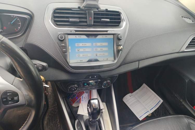 Used Ford Escort 2015 1.5L Automatic Fashion Model Audio And AC Panel