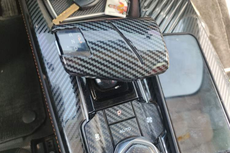 Used CHANGAN OSHAN Z6 2023 Blue Whale 1.5T DCT Smart-Led City Edition
