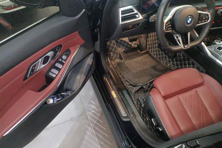 Used BMW i3 2025 eDrive 35 L
