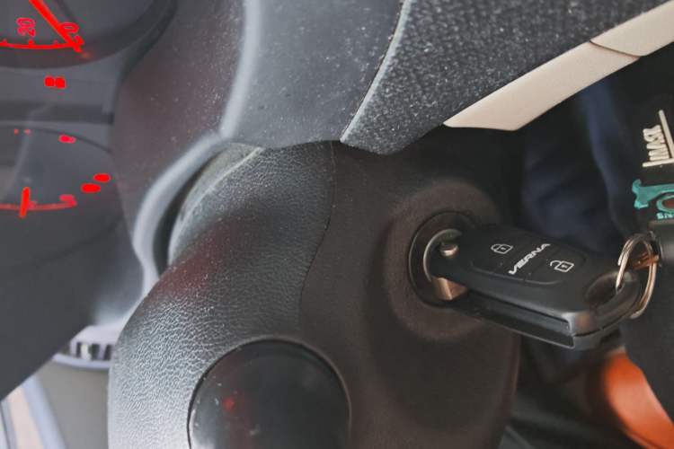 Used Hyundai Verna (older generation) 2014 1.4L Manual Smart GLS Trim Vehicle Key