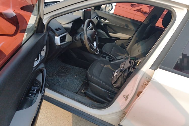 Used Baojun 510 2017 1.5L manual Comfort trim