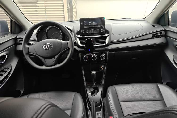 Used Toyota YARiS L Zhi Xuan 2020 1.5L CVT Leading Edition Center Console