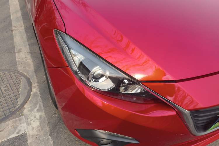 Used Mazda 3 Axela 2014 Sedan 1.5L Automatic Luxury Model