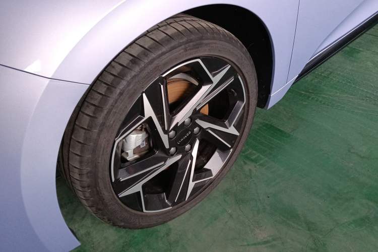 Used Lynk & Co 07 2024 EM-P 126 Long-Range Halo