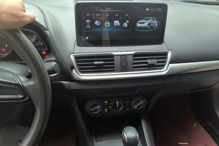 Used Mazda 3 Axela 2019 Cloud-Control Edition Hatchback 1.5L Automatic Comfort Model China VI Standard Audio And AC Panel