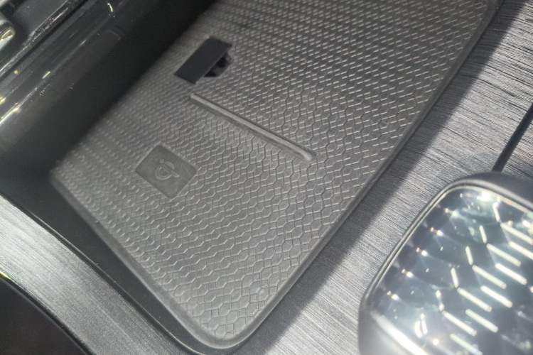 Used GAC Trumpchi GS8 2022 Dual-Engine Series 2.0TM Two-Wheel Drive Prestige Edition (7 Seats)
