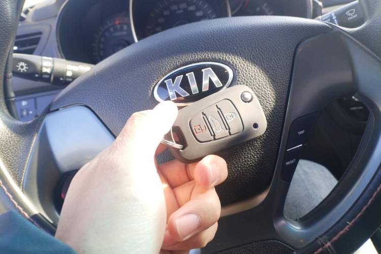 Used Kia K2 2015 Sedan 1.4L Automatic GLS Vehicle Key