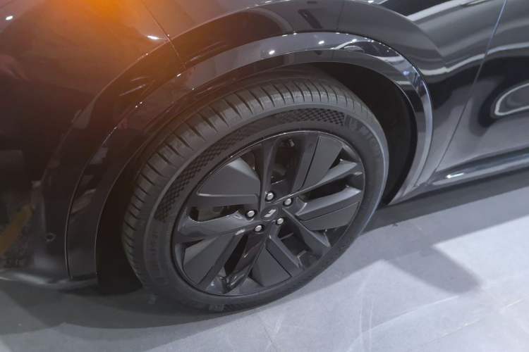 Used Li Auto L9 2024 Pro Model Exterior 7