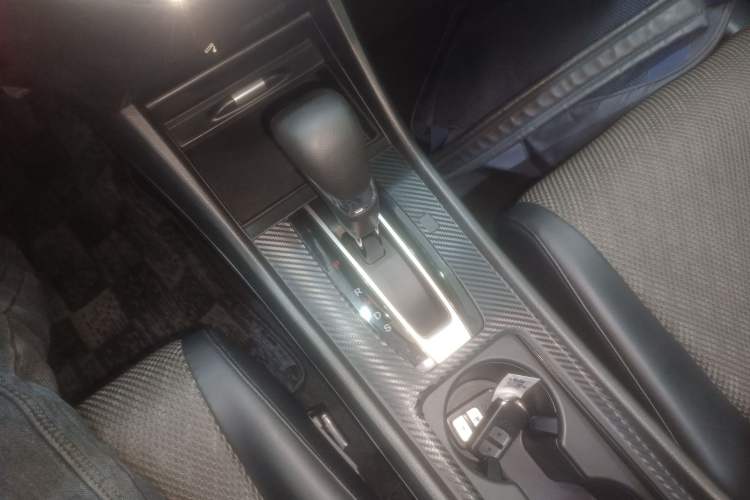 Used Honda Jade 2020 1.8L automatic Comfort version Gear Lever