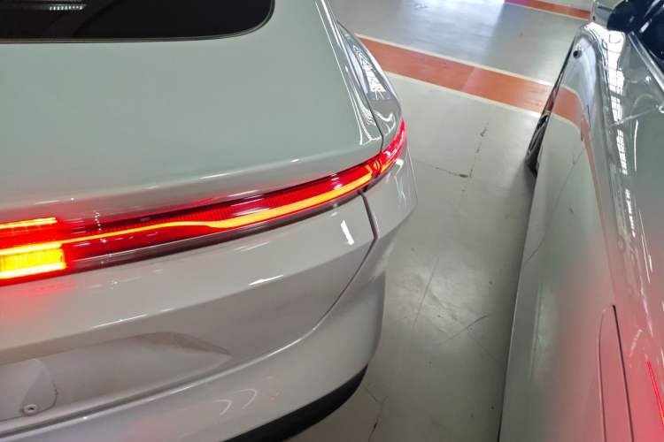 Used Nio ET5 2022 75 kWh Exterior 3