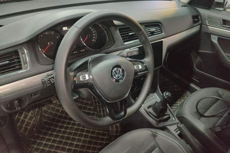 Used Volkswagen Lavida 2017 1.6L Manual Comfort Edition