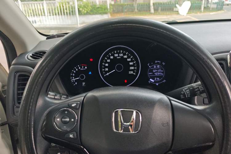 Used Honda Vezel 2020 1.5L CVT Pioneer Edition
