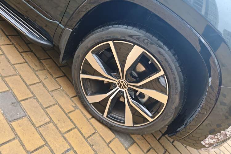 Used Volkswagen Tayron X 2023 380TSI Four-Wheel Drive Flagship Smart Edition Right Front Wheel Hub