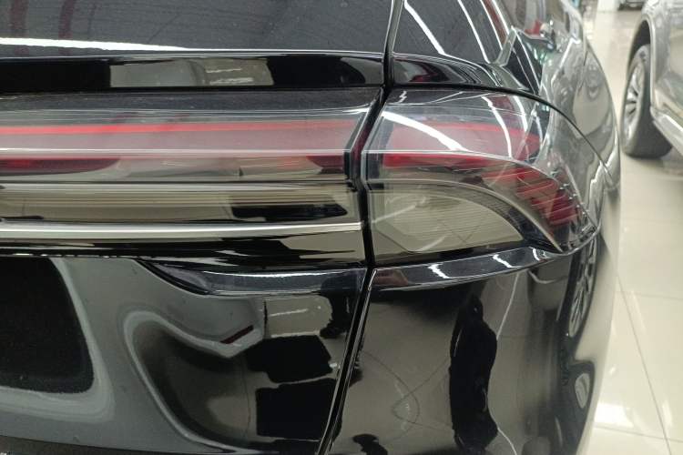 Used Lincoln Nautilus 2023 2.0T All-Wheel-Drive Luxury Edition Right Rear Taillight