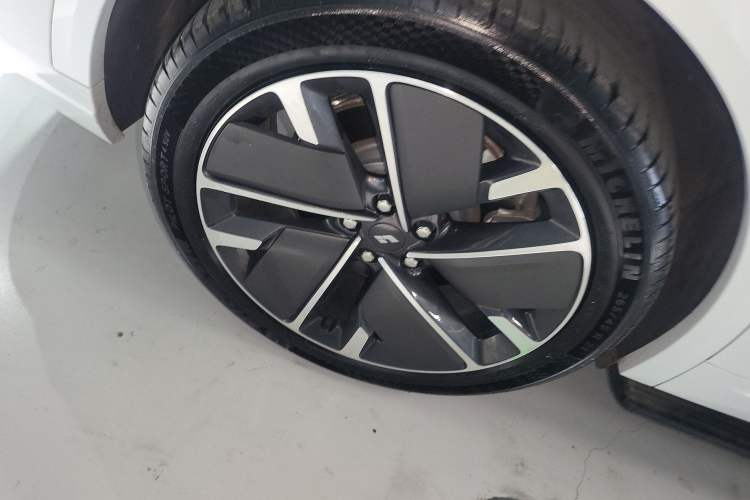 Used Li Auto L8 2025 Ultra Smart Refreshed Edition
