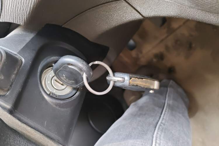 Used Wuling Hongguang 2014 1.2L Standard Model China IV
