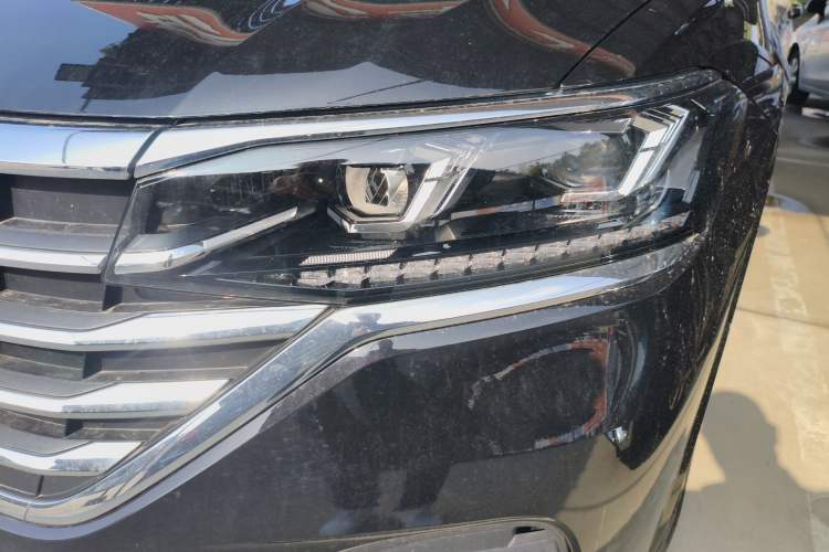 Used Volkswagen Viloran 2020 330TSI Luxury Edition Left Front Headlight