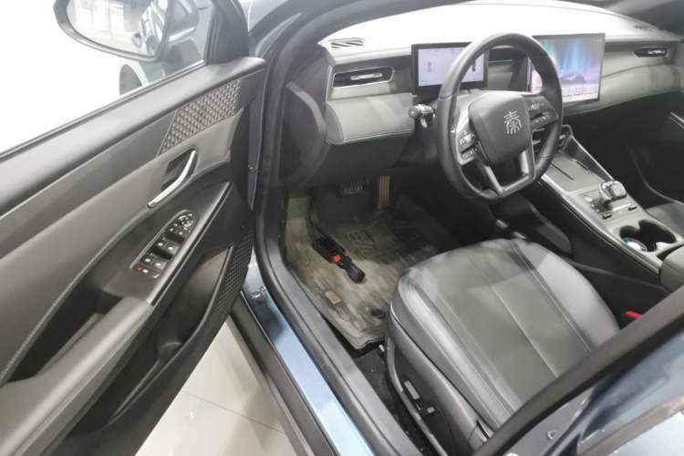 Used BYD Qin PLUS 2025 DM-i Smart Drive 120KM Superior Model