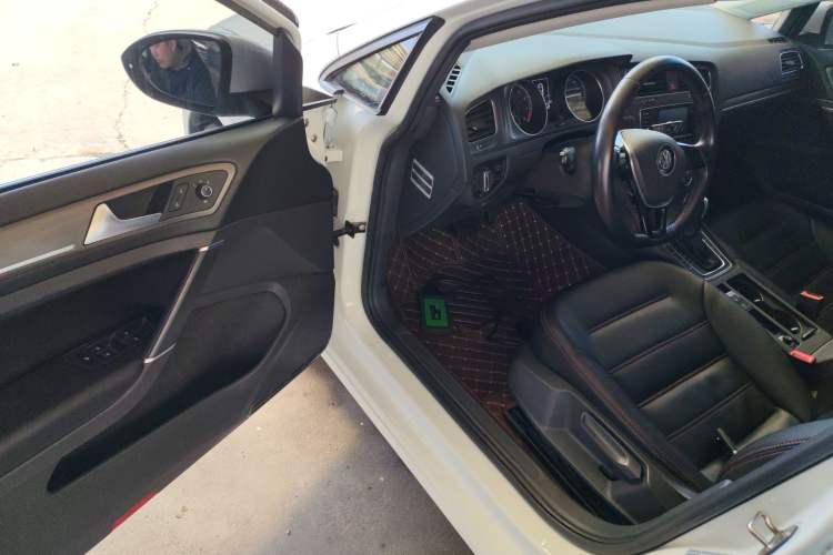 Used Volkswagen Golf 2016 1.6L Automatic Comfort Model Driver Seat