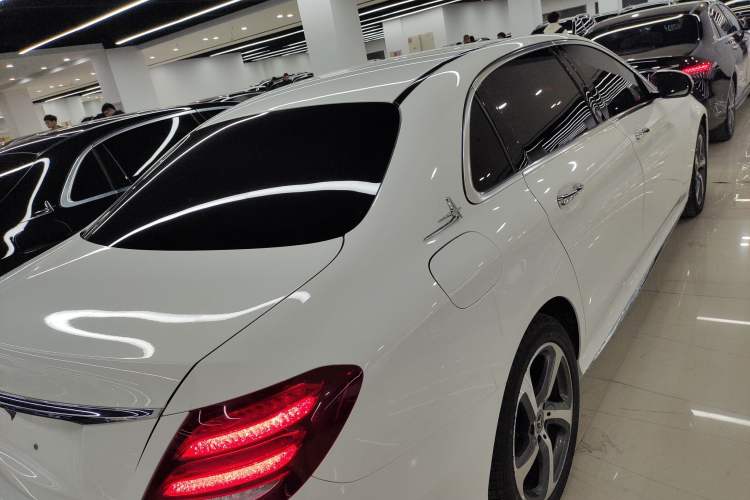 Used Mercedes-Benz E-Class 2019 E 200 L Sport 4MATIC
