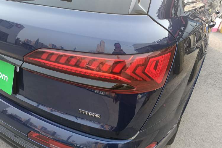 Used Audi Q7 2022 55 TFSI quattro S line Ice and Snow Sports Edition Exterior 3