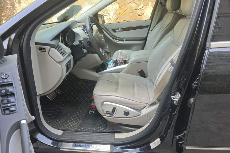 Used Mercedes-Benz R-Class 2011 R 350 L 4MATIC Left Front Seat