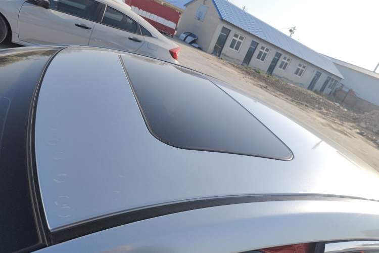 Used Mazda Atenza 2017 2.0L Blue Sky Luxury Edition Roof