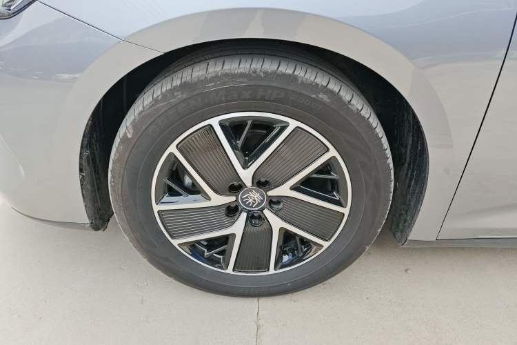 Used BYD Qin L 2024 DM-i 80KM Beyond Model Left Front Wheel Hub