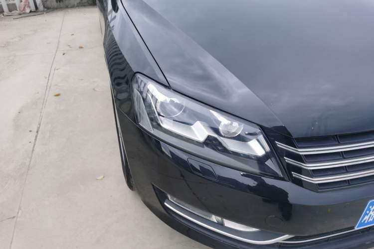 Used Volkswagen Passat 2015 1.8TSI DSG Prestige Edition Right Front Headlight