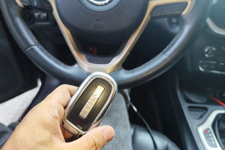 Used Jeep Cherokee 2016 2.4L Leading Edition