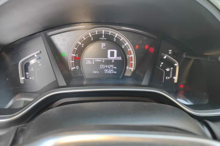 Used Honda CR-V 2017 240TURBO CVT 2WD Comfort Version Odometer Close Up