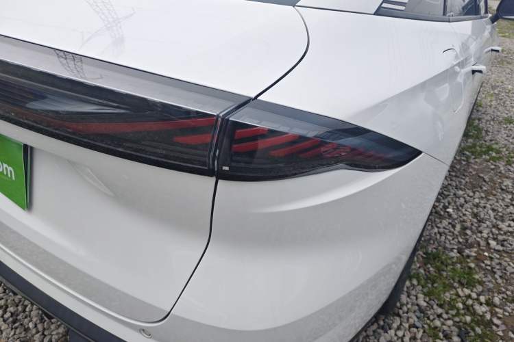 Used Geely Galaxy L6 2023 60km PLUS Exterior 3