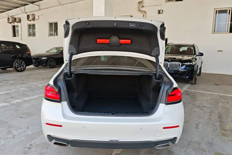 Used BMW 5 Series 2021 530Li Leading Luxury Package Trunk